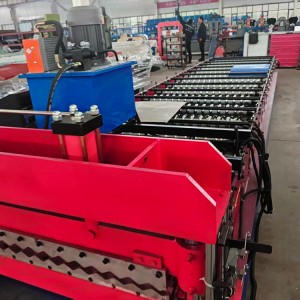 Automatic arc veneer forming machine