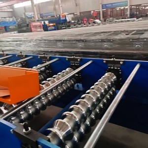 Veneer arc forming machine