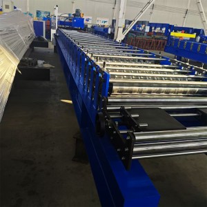 corrugated panel roll forming machine