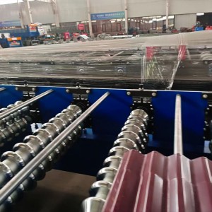 Veneer arc forming machine