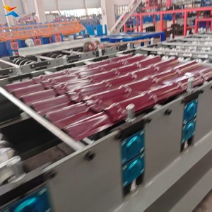 Glazed tile cold roll forming machine