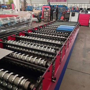 Bent wood veneer forming machine