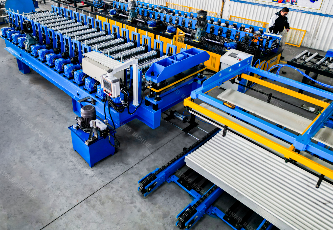 Automatic corrugated roof panel roll forming machine line