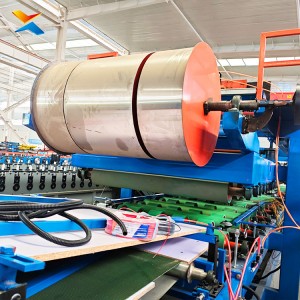 Garage Door Sandwich Panel Machine XN-SP-DB061 for GCC | 24 Rows 350H Frame | Hebei Xinnuo Dual Motor